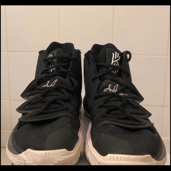 Nike Kyrie 5 Black Magic - Picture 3 of 3